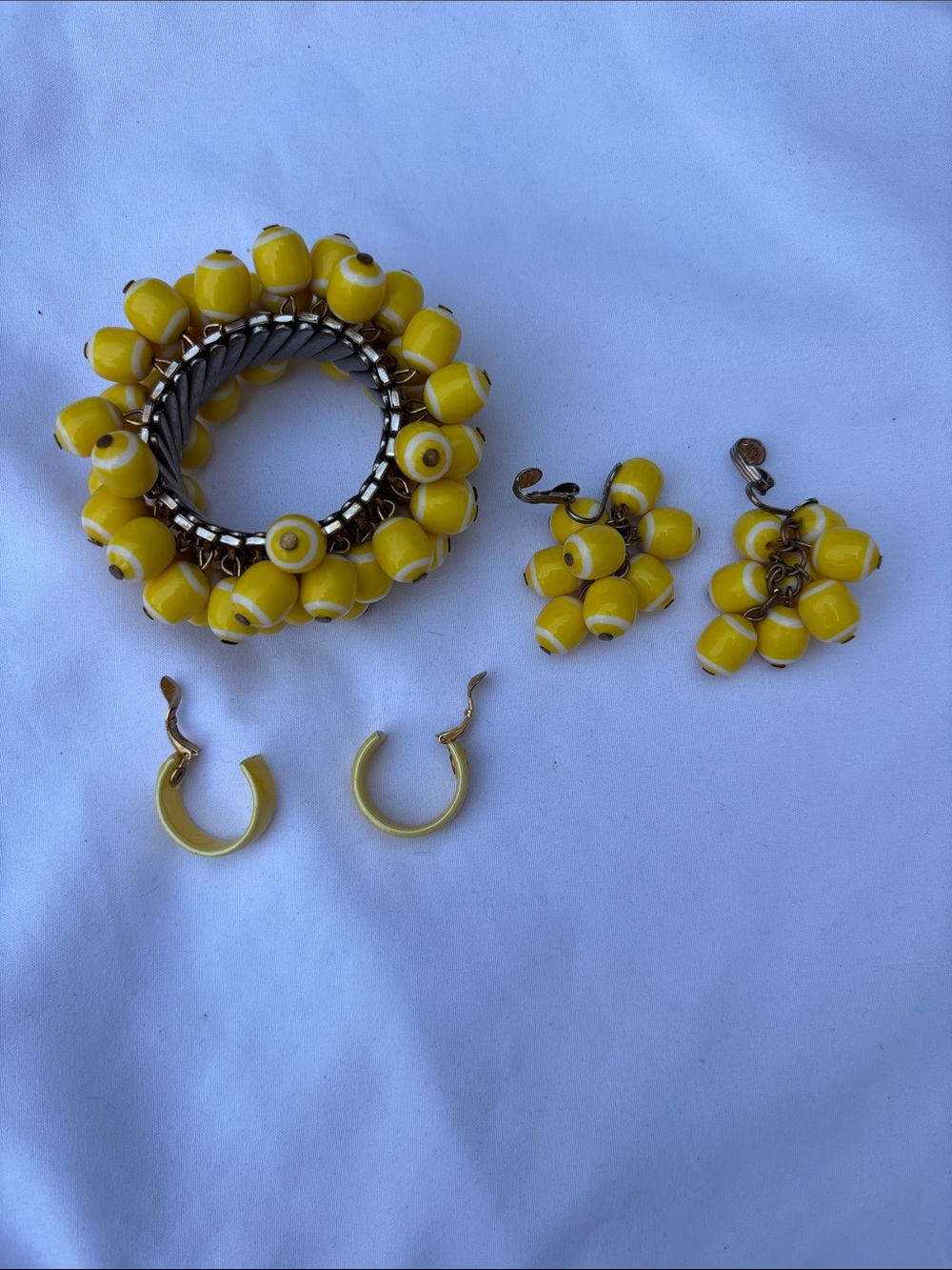 Yellow Beaded Bracelet & Clip-on Earring Set - Women's Fashion Jewelry